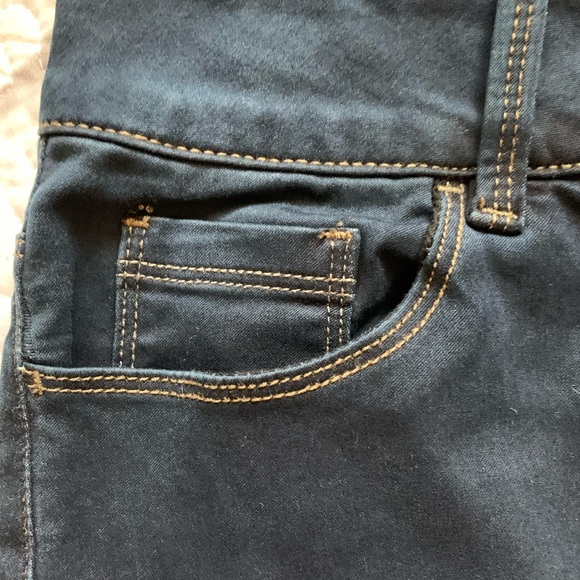 🥰Tribal denim skirt, 8, EUC, buttons up the front, pockets in the front and back - Picture 7 of 16